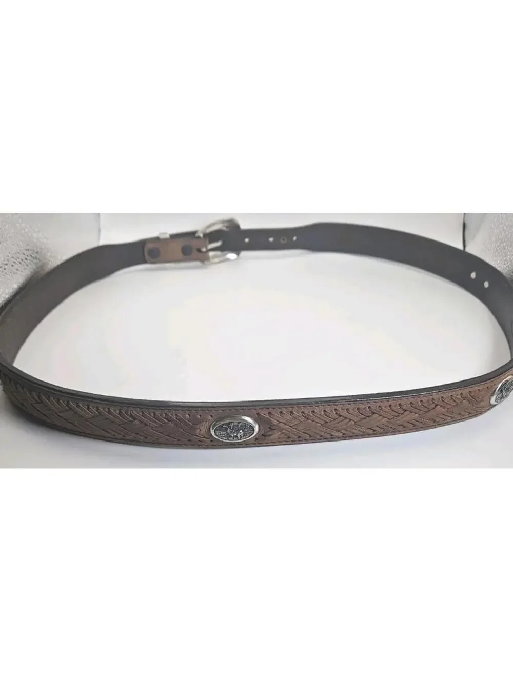 Men’s Badger Genuine Leather Belt Silver Tone Hardware Oval Deer Emblems Size 42